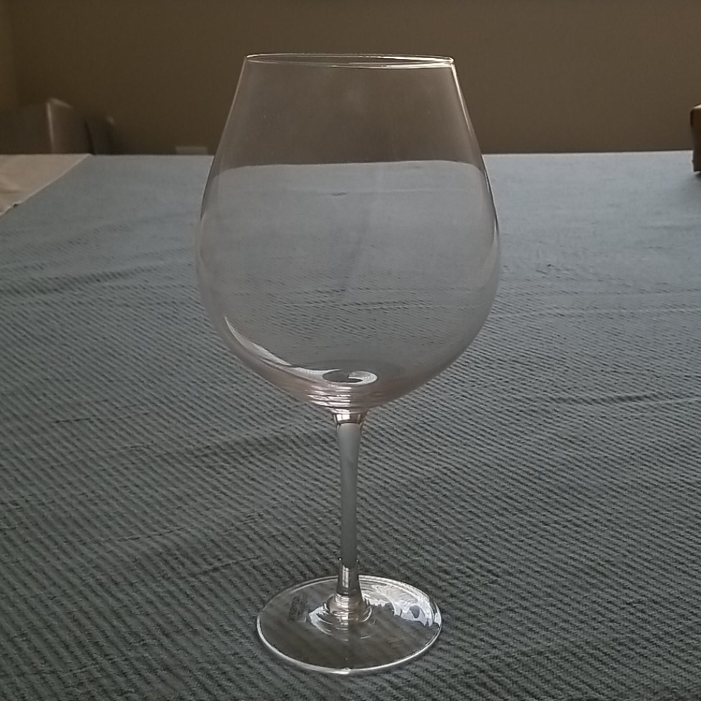 Giant Wine Glass - holds a bottle! - Picture 4 of 8